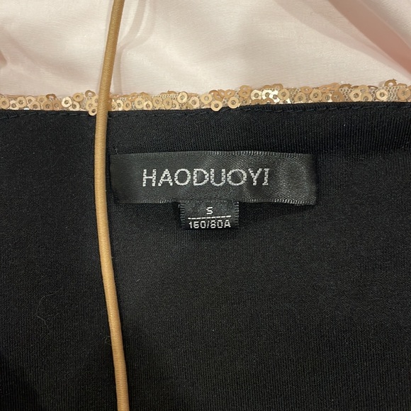 golden sequin tank top - Picture 4 of 4